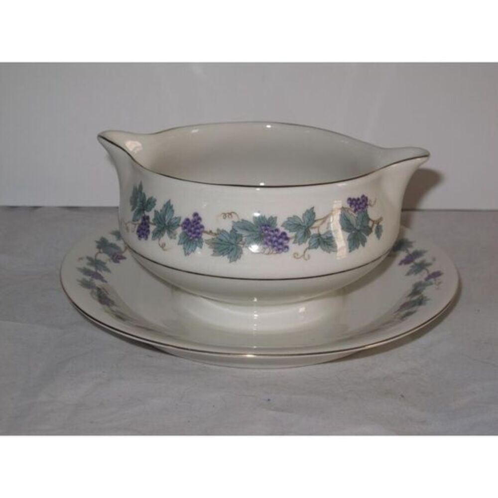 Theo Haviland Arbor Gravy Boat w/ attached Plate Grapes New York